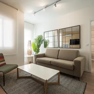 Sunn Amador De Rios, By Homing U , Sevilla İspanya